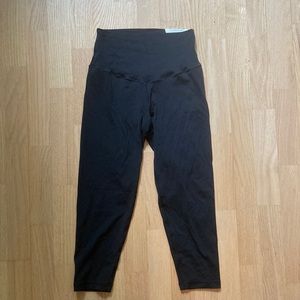 Offline by Aerie 3/4 Hi-Rise Leggings